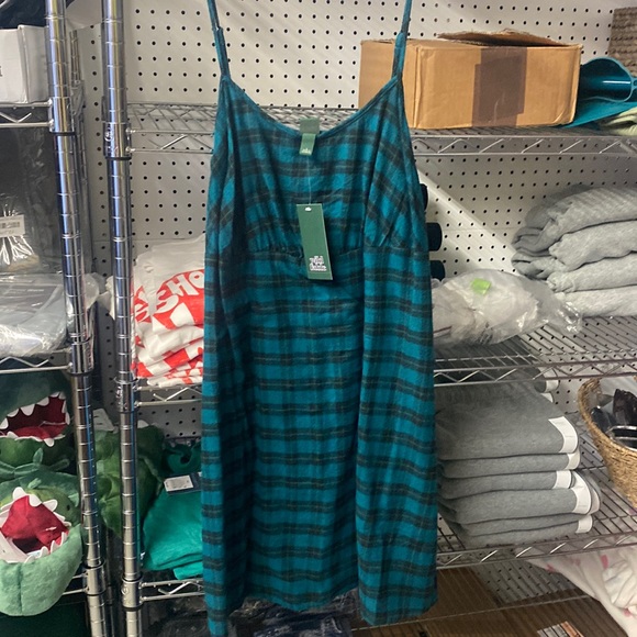 NWT large flannel nightgown - Picture 2 of 4